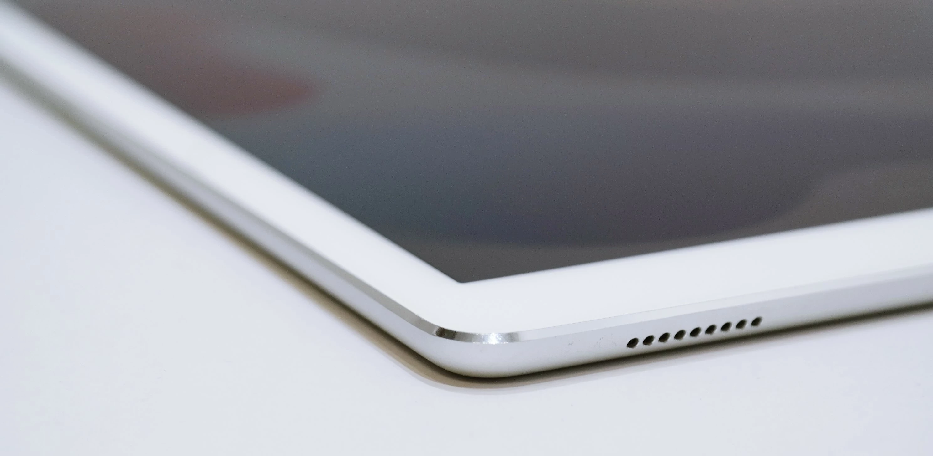 apple-ipad-pro-a1652-cellular-129-4gb-128gb-lte-system-operacyjny-ios