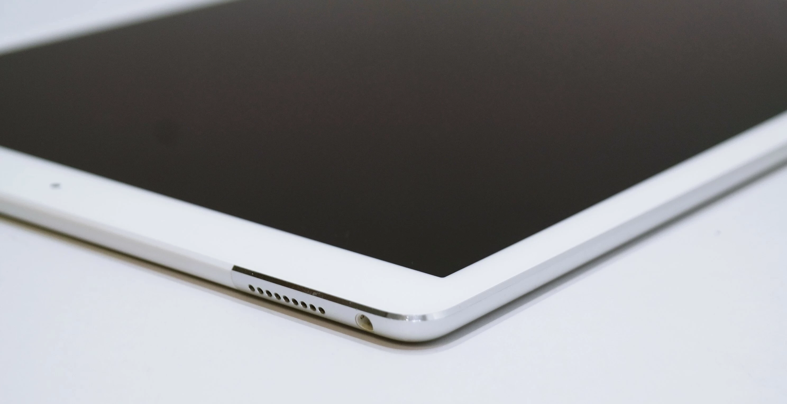 apple-ipad-pro-a1652-cellular-129-4gb-128gb-lte-model-a1652