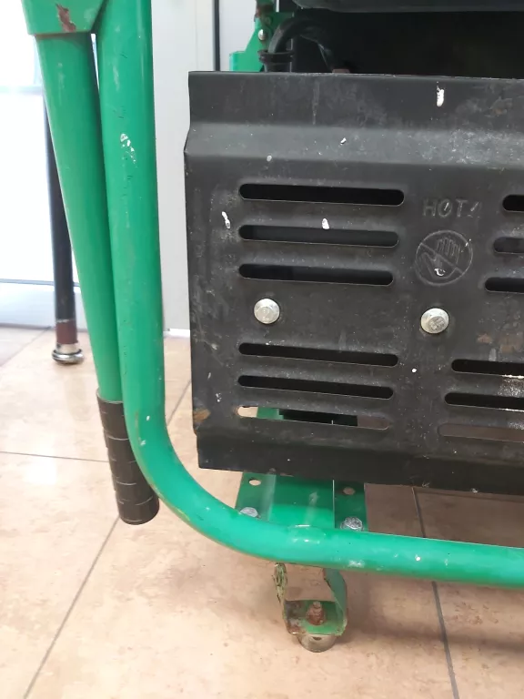 generator-pradu-hagen-ptg8700-25l-7200w-szerokosc-1