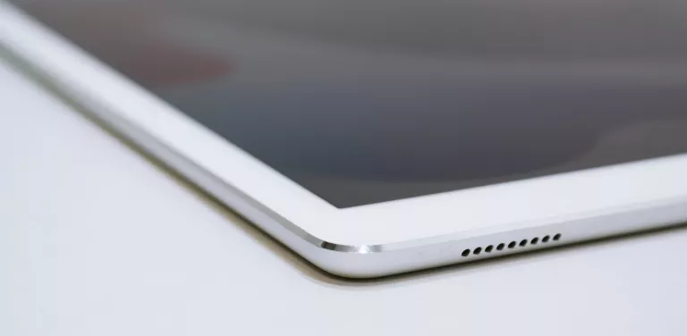 apple-ipad-pro-a1652-cellular-129-4gb-128gb-lte-system-operacyjny-ios