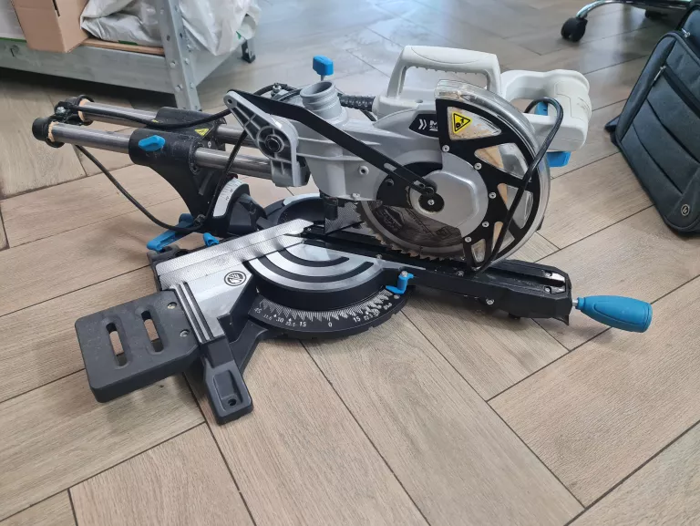 PIŁA UKOŚNICA MACALLISTER MMIS210C 210MM