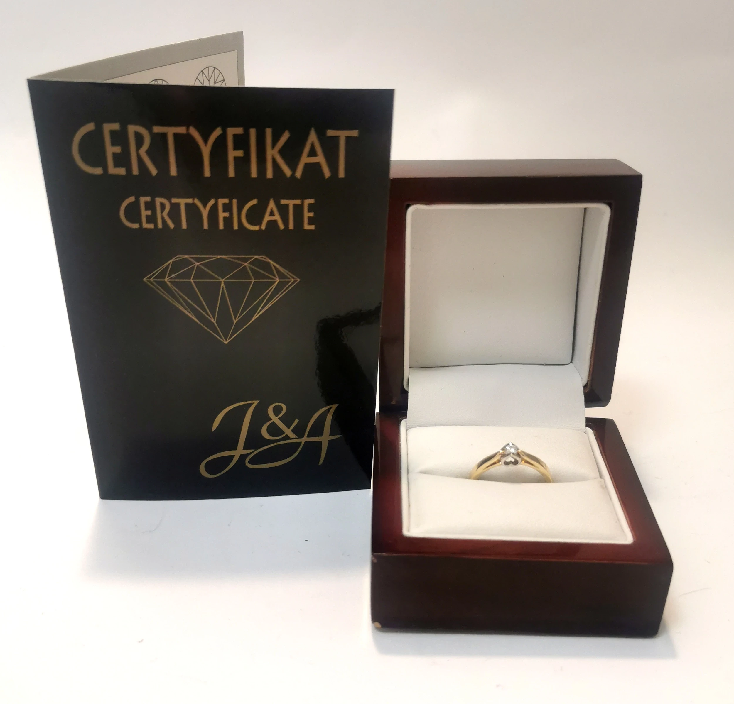 zloty-pierscionek-z-brylantem-p585-220g-stan-11323-2