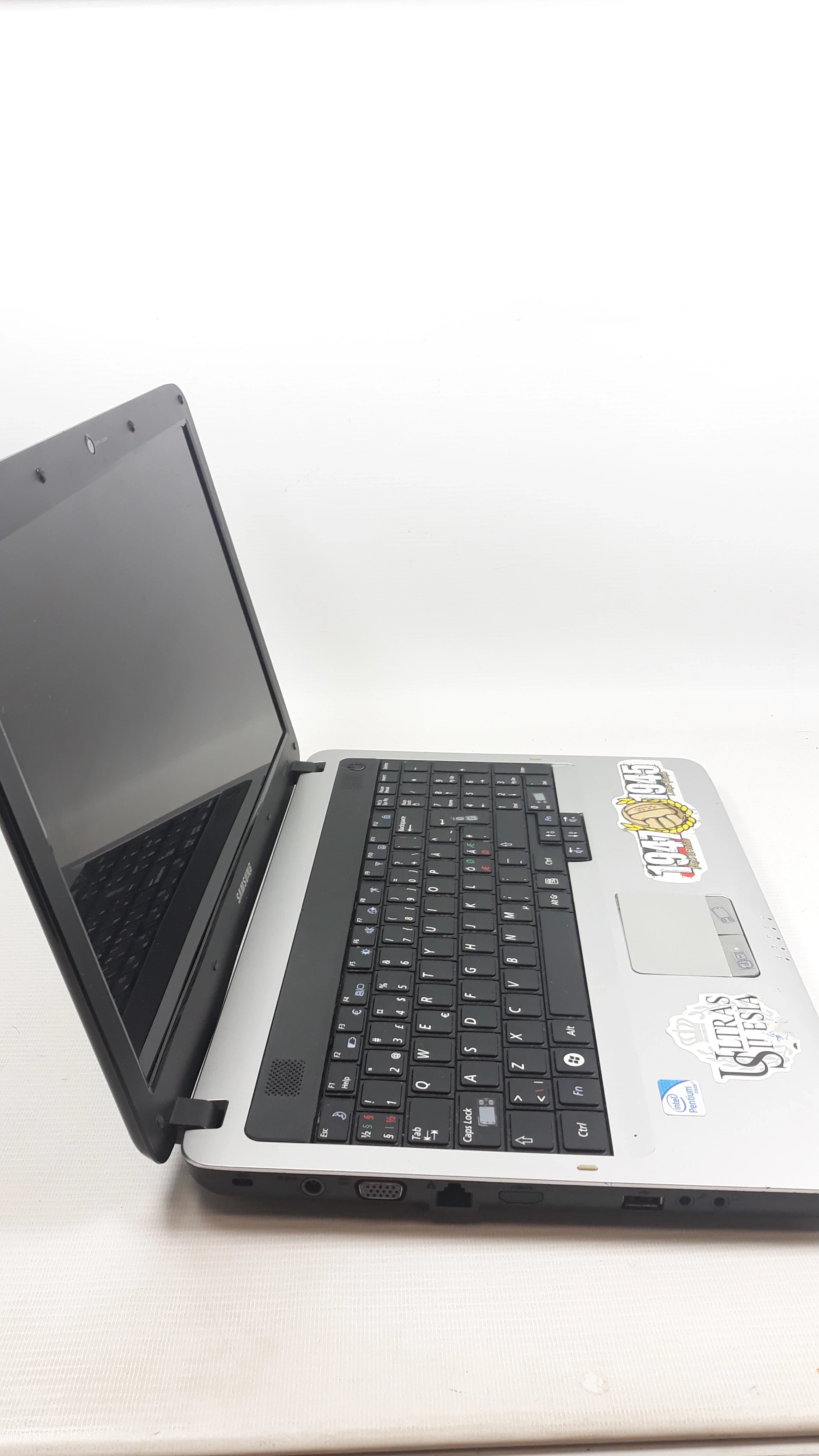 laptop-samsung-rv510-zasilacz-rozdzielczosc-px-1366-x-768