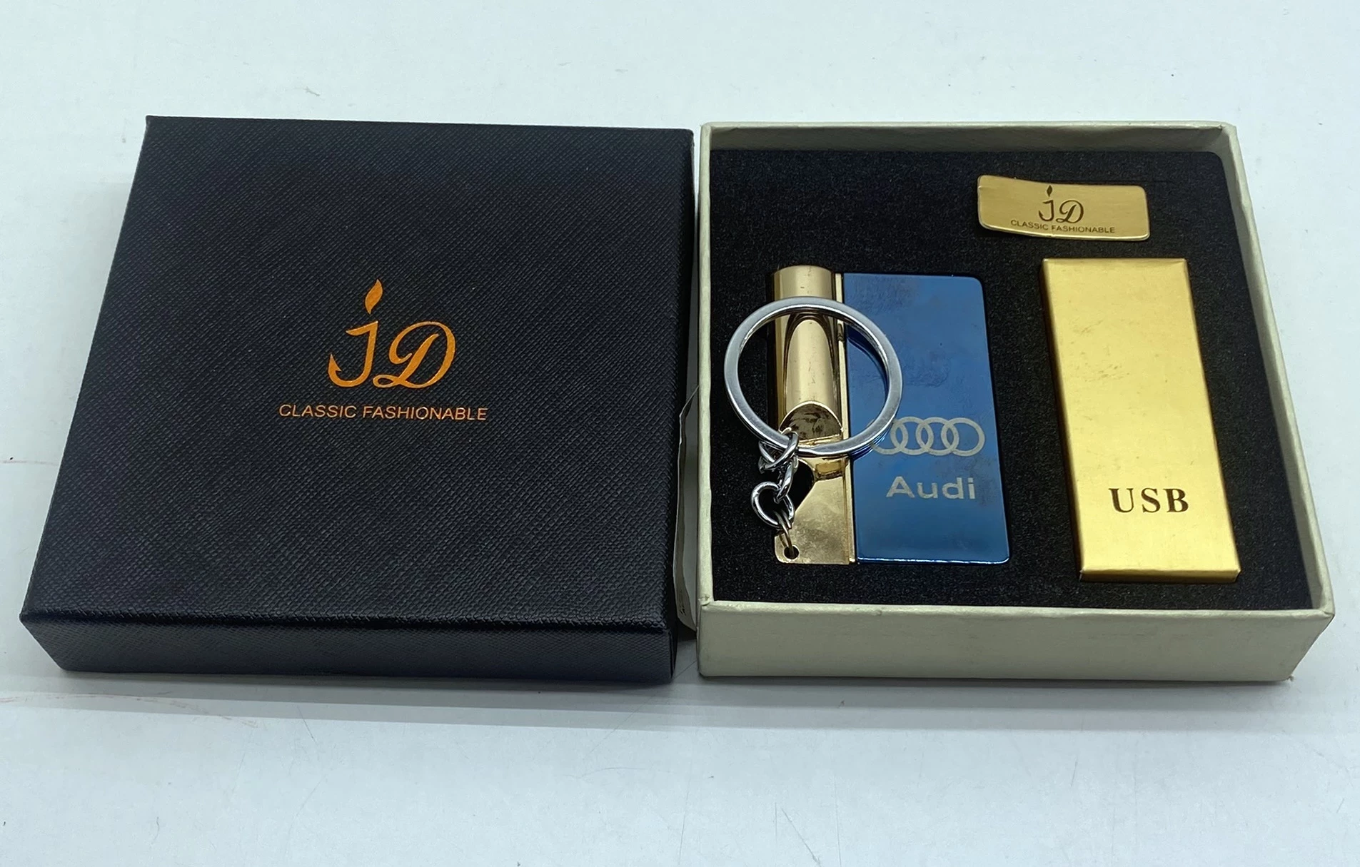 zapalniczka-zarowa-z-latarka-audi-usb-gajowicka-96-wroclaw