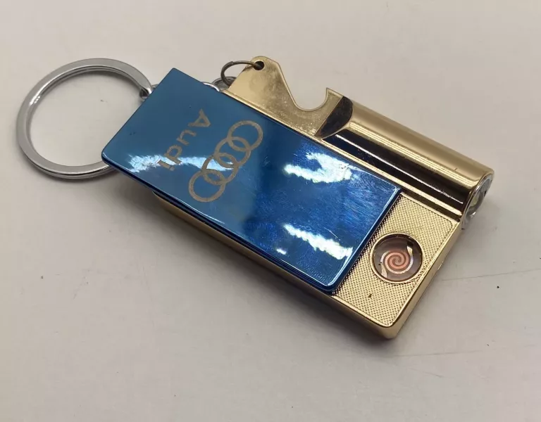 zapalniczka-zarowa-z-latarka-audi-usb-gajowicka-96-wroclaw