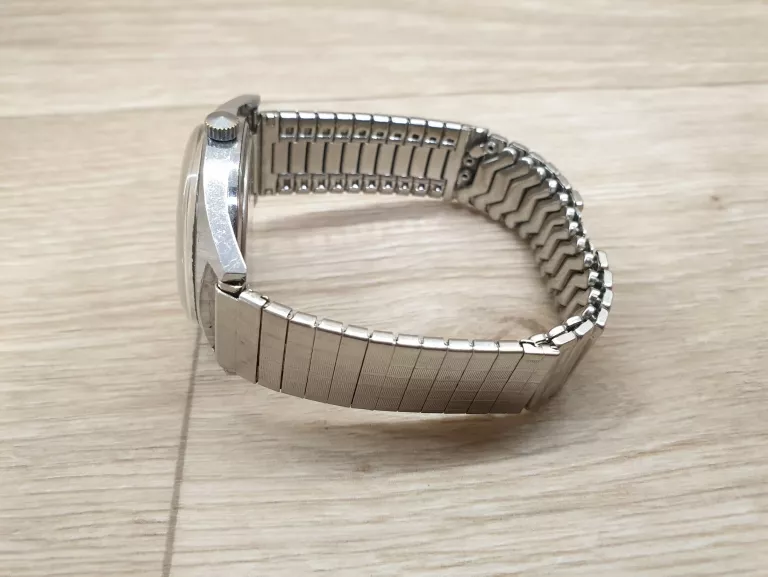 ZEGAREK MECHANICZNY POLJOT 17 JEWELS MADE IN USSR