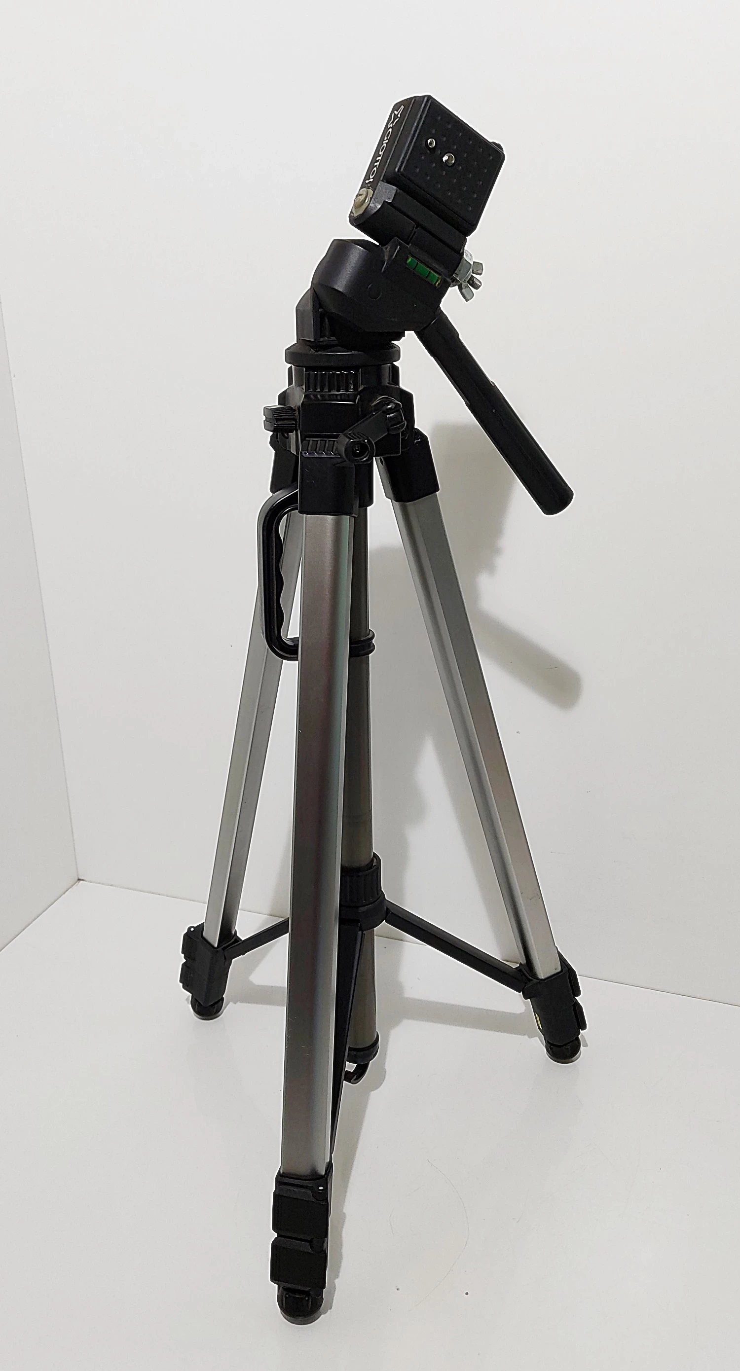 aluminiowy-statyw-giottos-vt-809-stan-uzywany