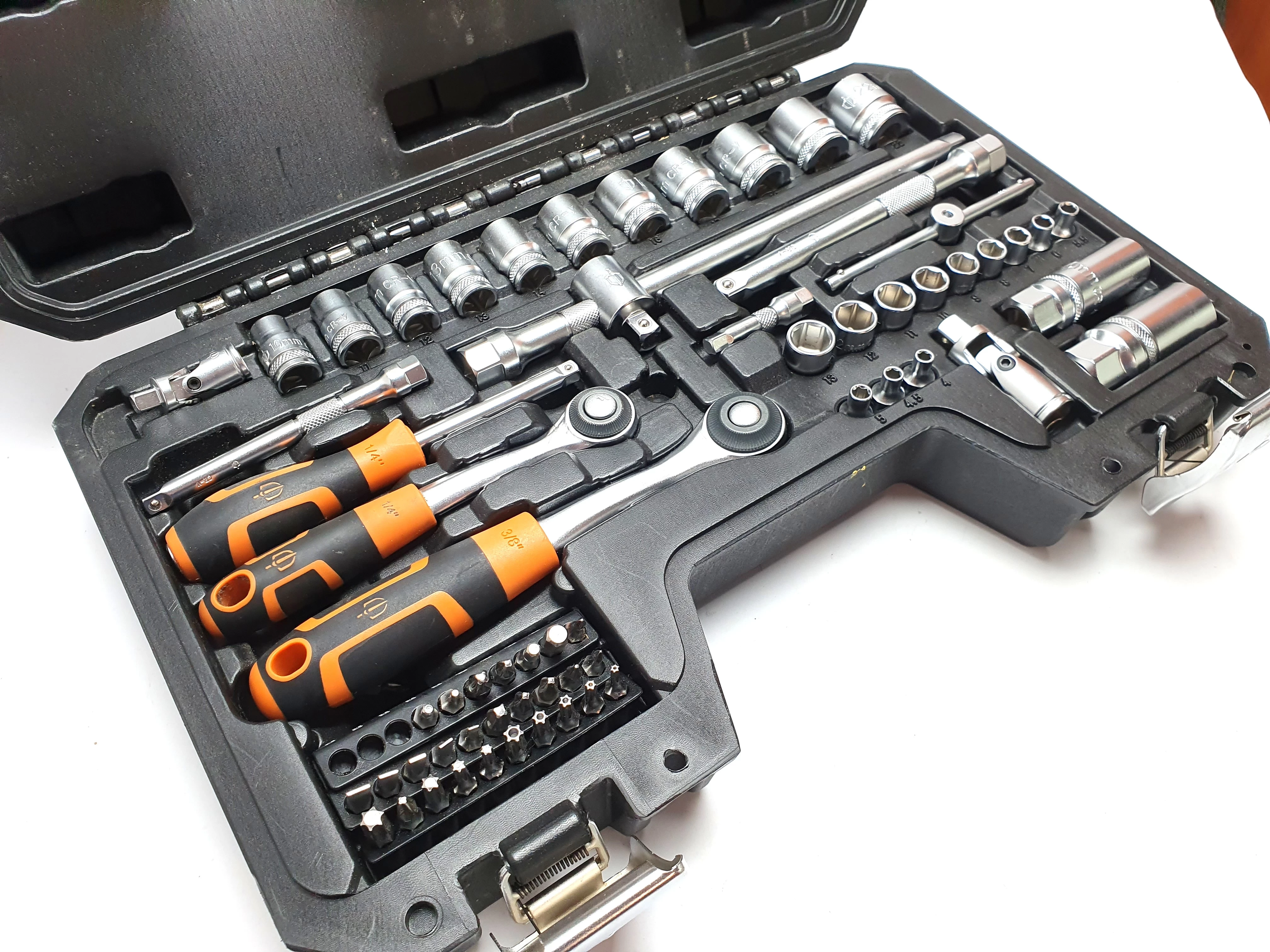 zestaw-kluczy-nasadowych-magnusson-liczba-elementow-w-zestawie-1