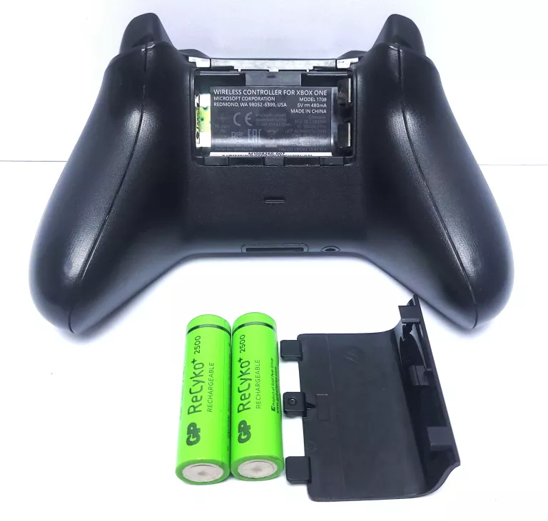 PAD XBOX ONE CZARNY Z WEJŚCIEM NA SŁUCHAWKI