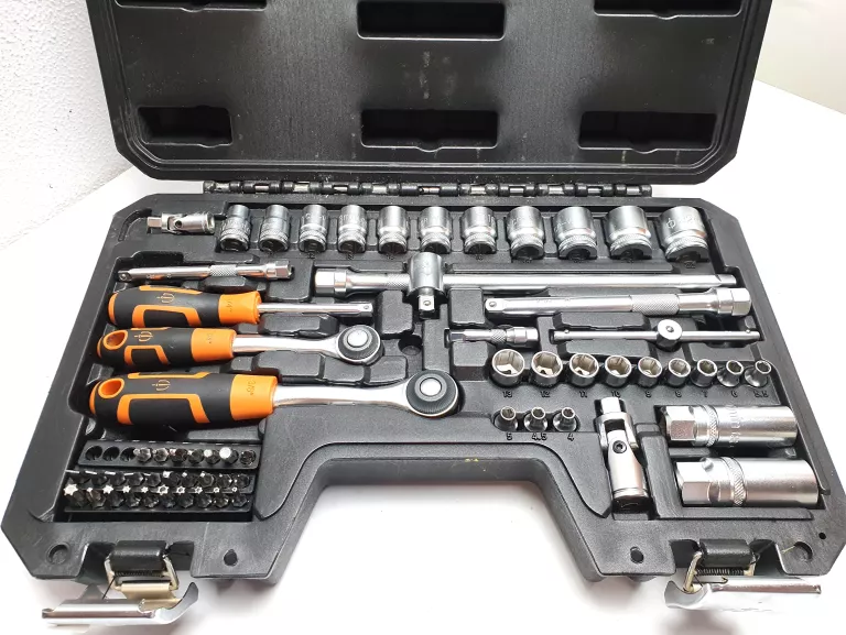 zestaw-kluczy-nasadowych-magnusson-stan-uzywany