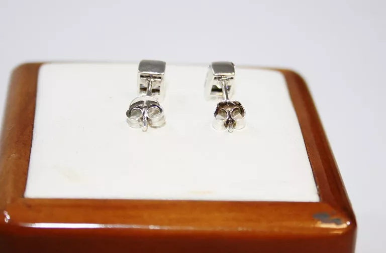 eleganckie-srebrne-kolczyki-z-oczkiem-199g-rodzaj-wyrob-jubilerski
