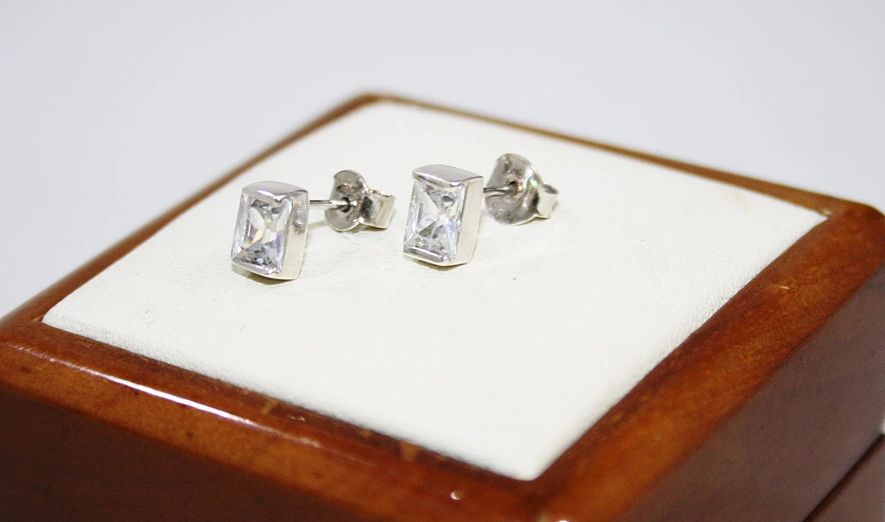 eleganckie-srebrne-kolczyki-z-oczkiem-199g-material-15835-4