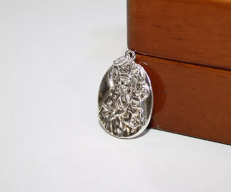 rewelacyjny-srebnry-medalik-340-g-kamien-bez-kamienia