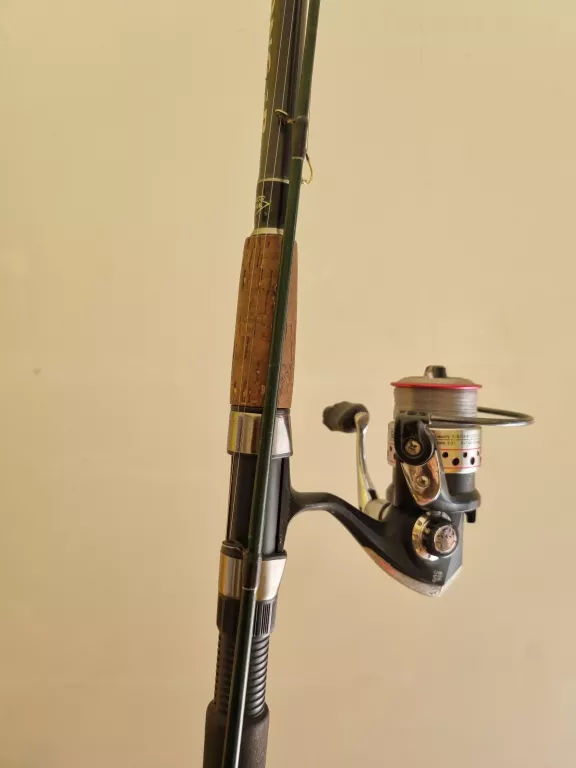 WĘDKA KONGER CARBOMAXX SPIN 240/40+ KOŁOWROTEK
