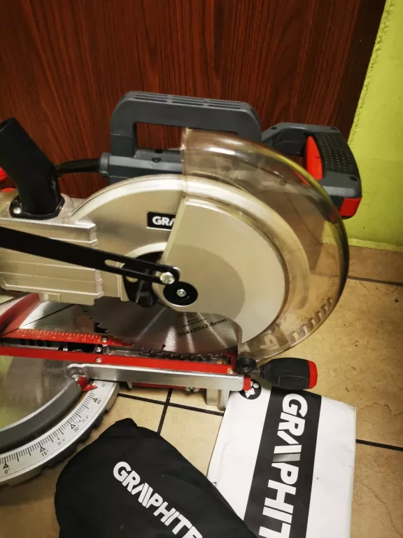 PIŁA UKOŚNICA GRAPHITE 59G812 SUPER STAN!