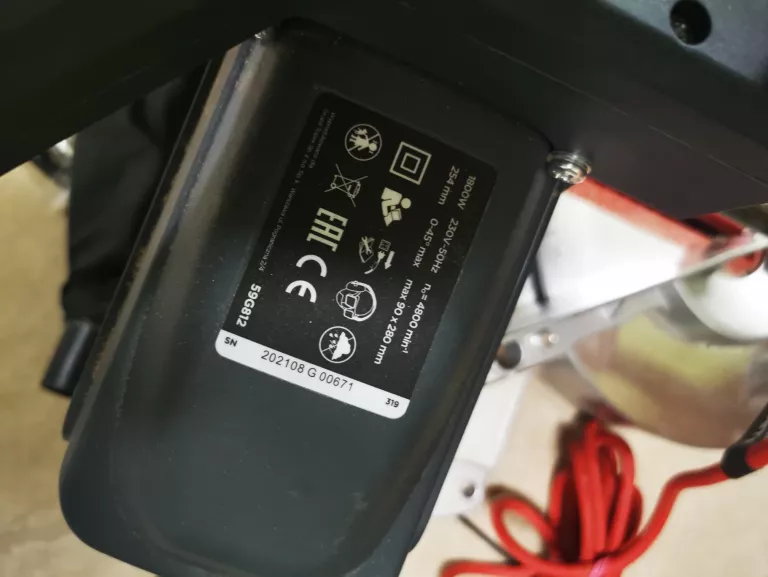 PIŁA UKOŚNICA GRAPHITE 59G812 SUPER STAN!