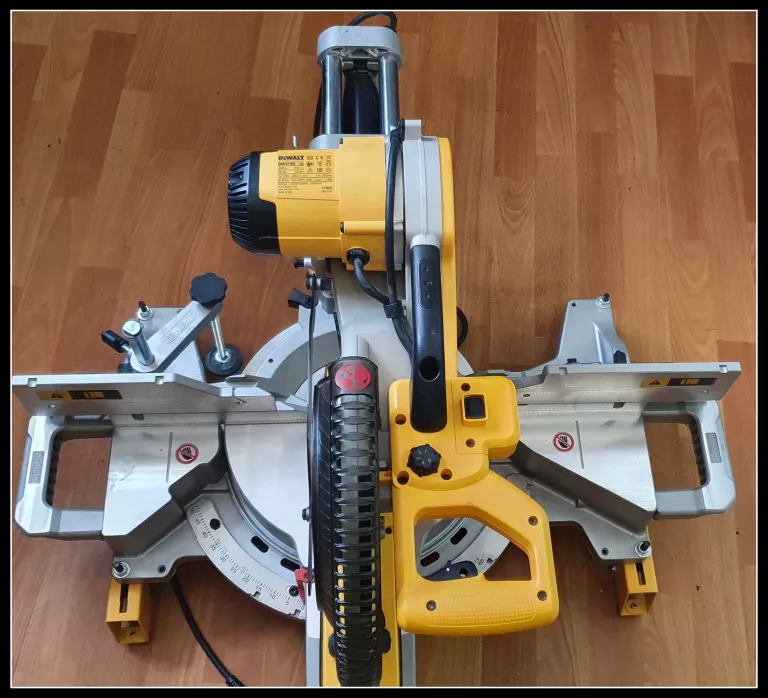 PILARKA   DEWALT DWS780QS-GWARANCJA
