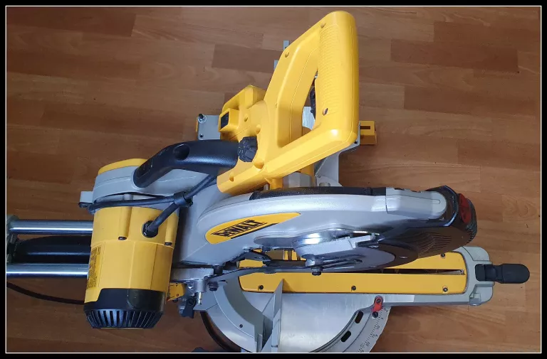 PILARKA   DEWALT DWS780QS-GWARANCJA