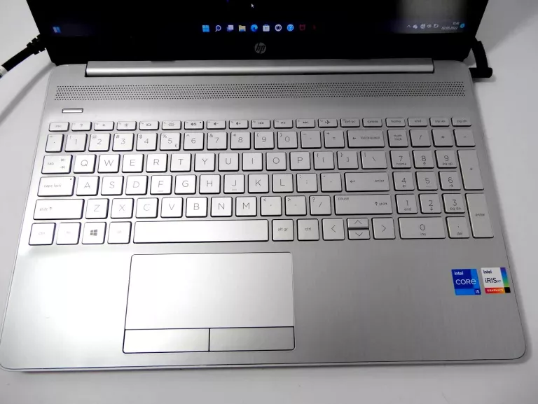 LAPTOP HP 15-DW3113NW I5-1135G7/8GB/512GB SSD