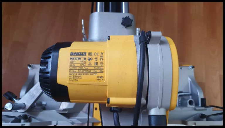 PILARKA   DEWALT DWS780QS-GWARANCJA