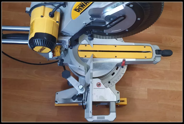 PILARKA   DEWALT DWS780QS-GWARANCJA