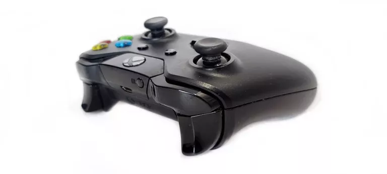 KONSOLA XBOX ONE 500GB MODEL: 1540