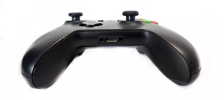 KONSOLA XBOX ONE 500GB MODEL: 1540