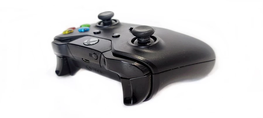 konsola-xbox-one-500gb-model-1540-kod-producenta-zq9-00012