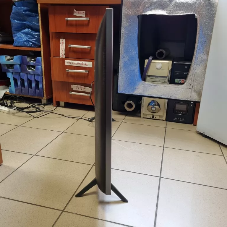 TELEWIZOR SAMSUNG 43 CALE UE43AU7172 KOMPLET