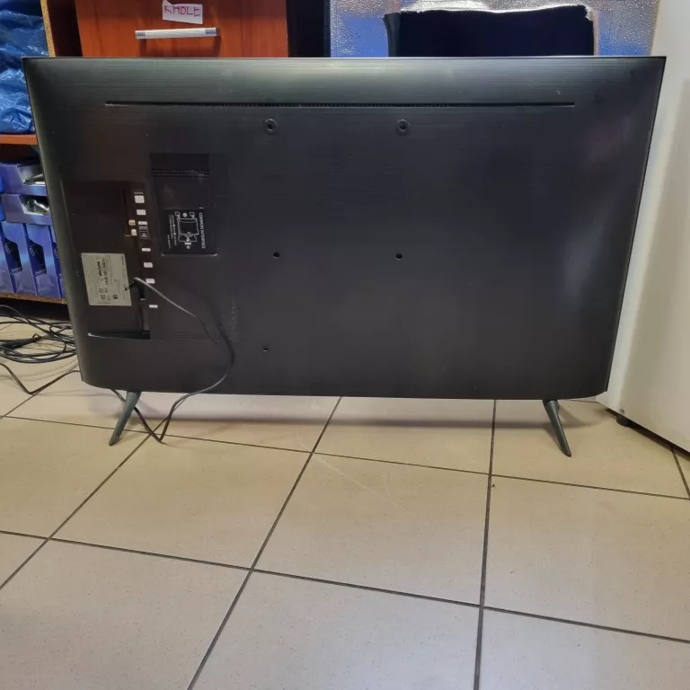 TELEWIZOR SAMSUNG 43 CALE UE43AU7172 KOMPLET