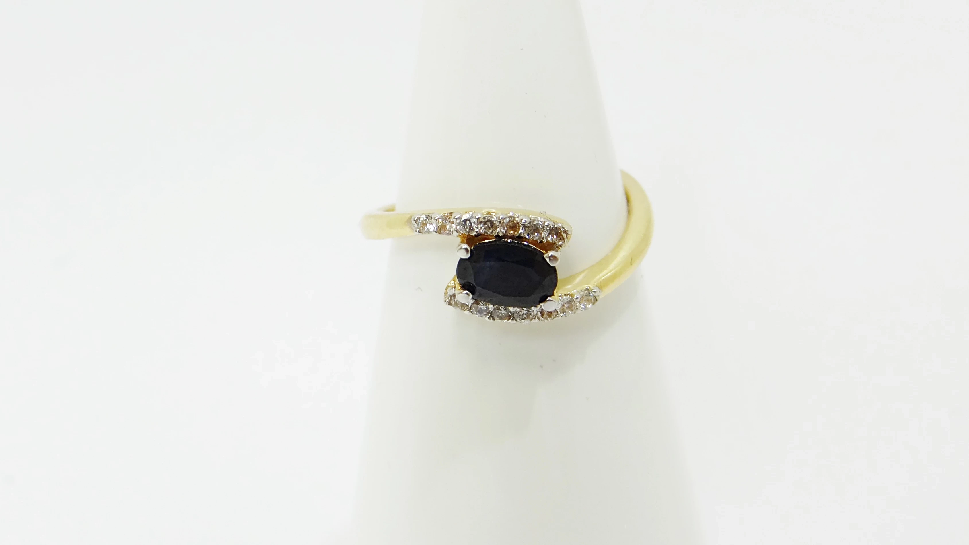 zloty-pierscionek-14ct-275g-13r-material-15835-2