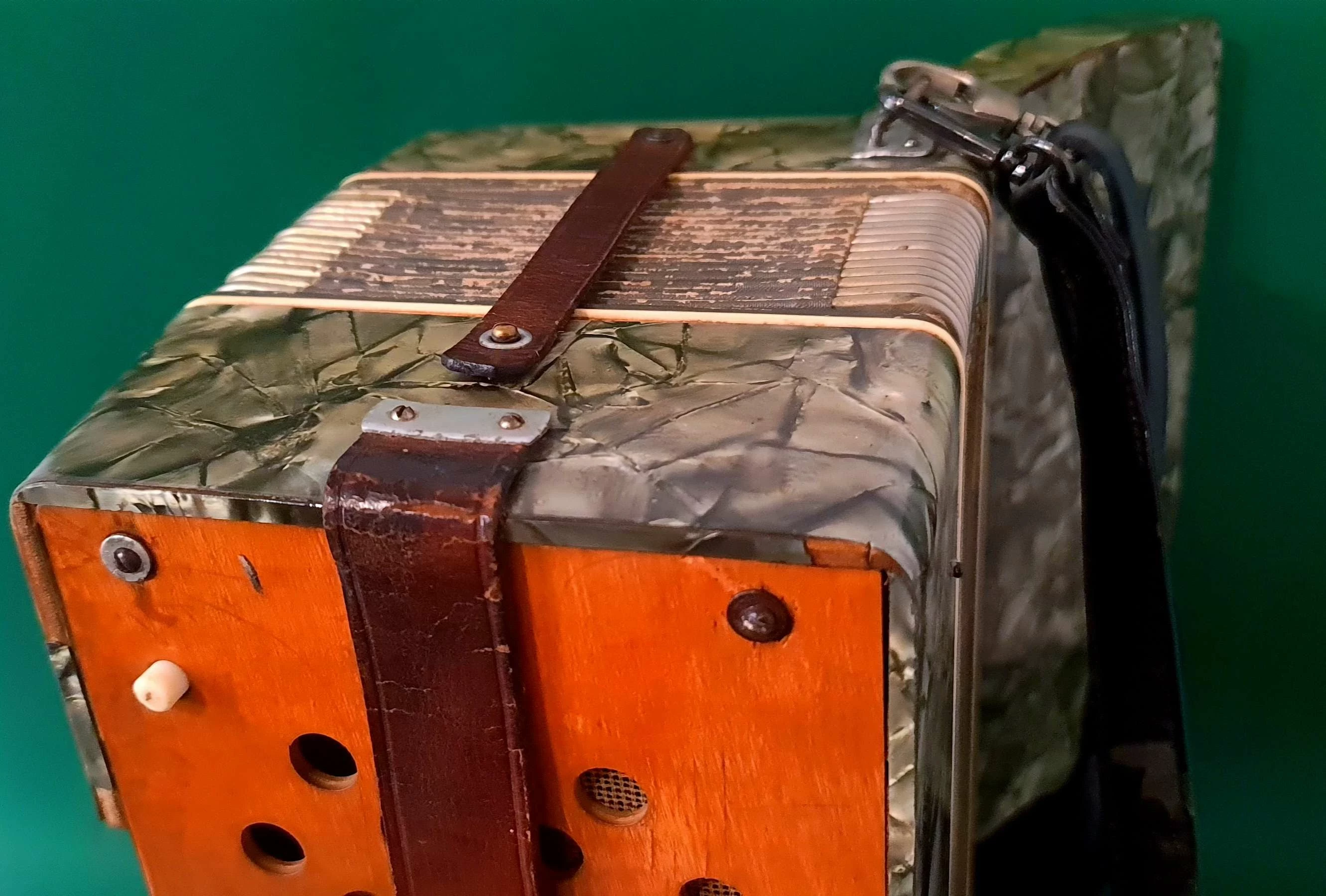 akordeon-troubadour-product-id-7f4794b2-2d47-4097-b10f-2d97f611ff7a