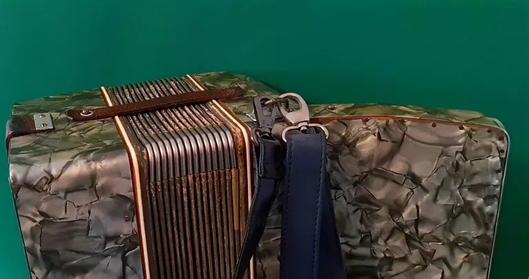 akordeon-troubadour-kod-producenta-750749113942