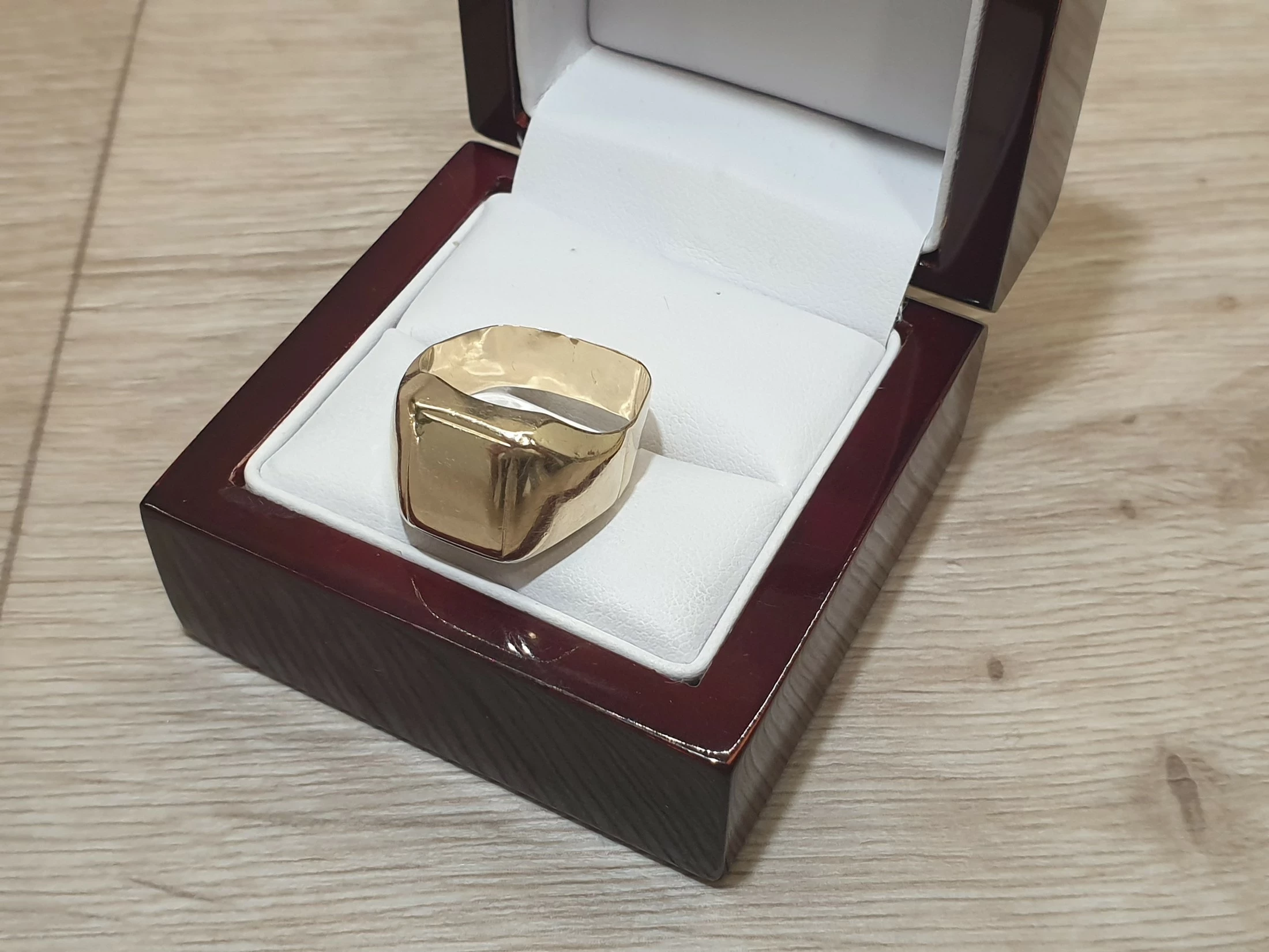 zloty-sygnet-558g-pr585-roz21-material-zolte-zloto