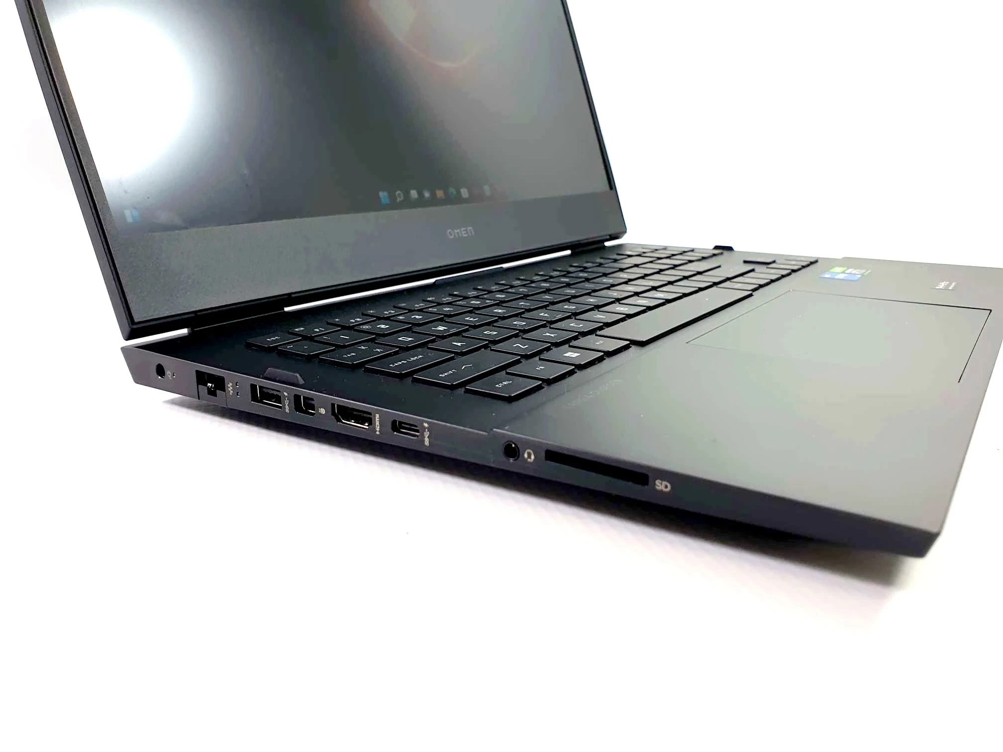 hp-omen-16-b0020nw-i5-11512-ssd16gb-gwarancja-seria-procesora-intel-core-i5