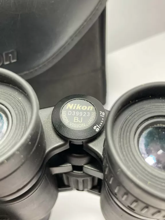 lornetka-nikon-action-10x50-65-pokrowiec-model-action