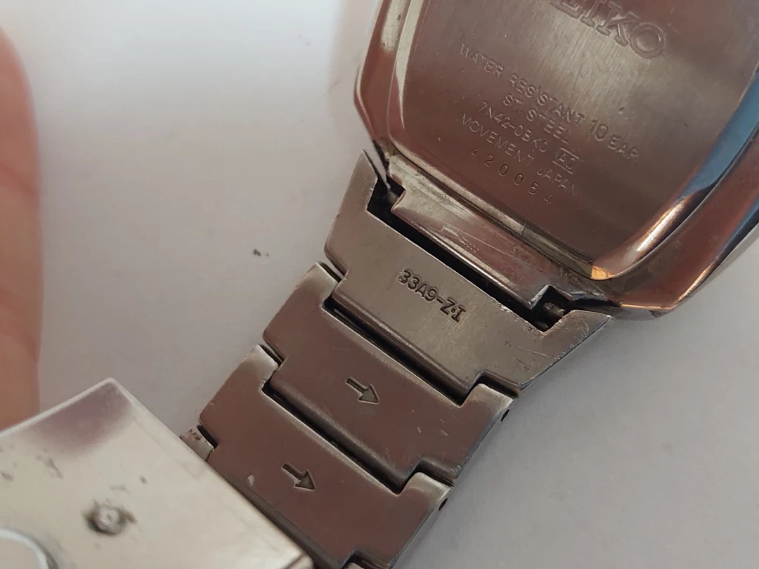 zegarek-meski-seiko-7n42-0bk0-bransoleta-wodoszczelnosc-100m-wr100