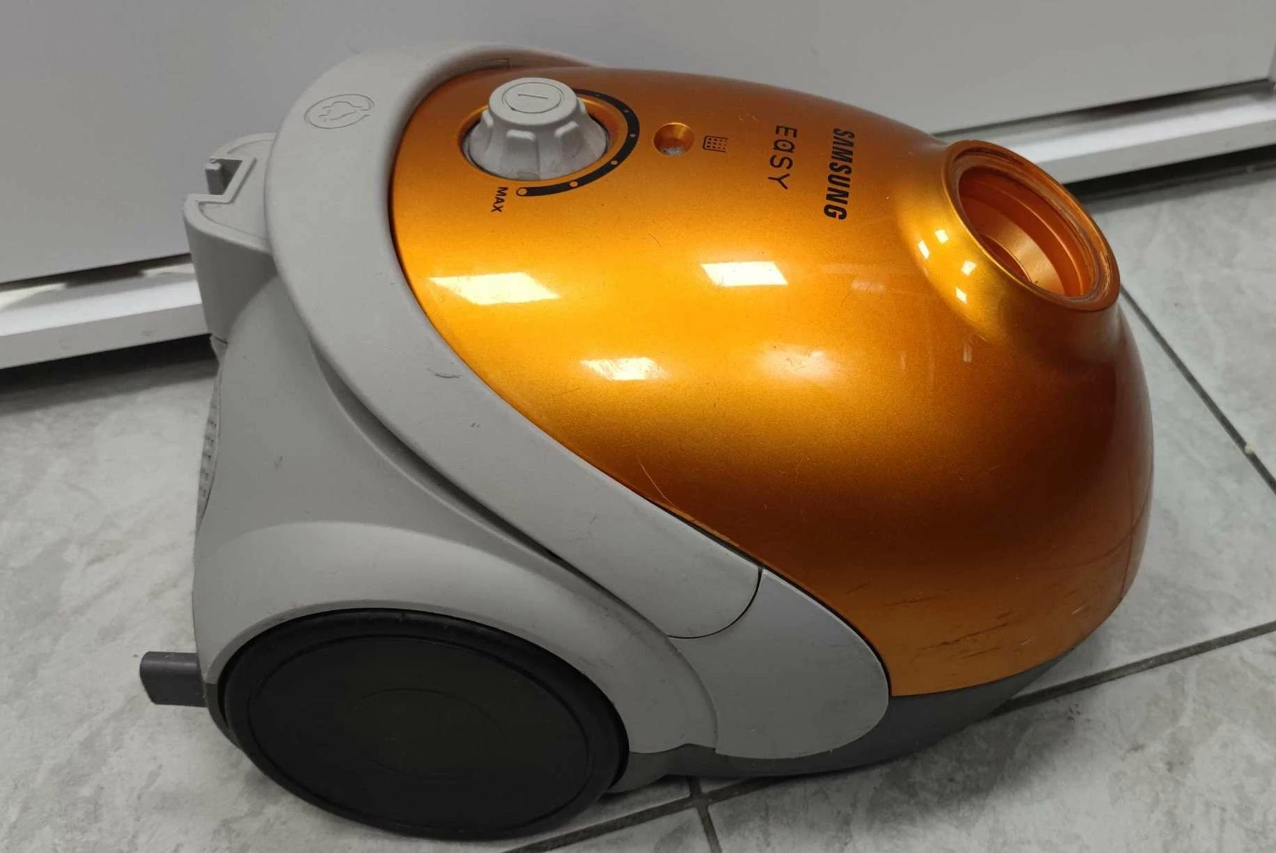 odkurzacz-samsung-easy-sc52u5-moc-700