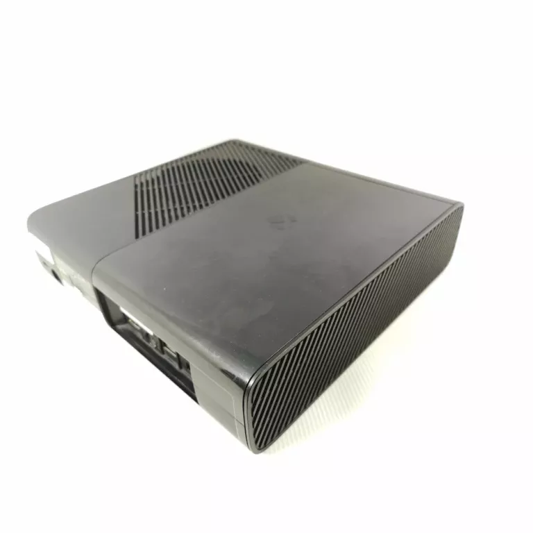 KONSOLA XBOX 360 E 500GB + ZAS + GRY