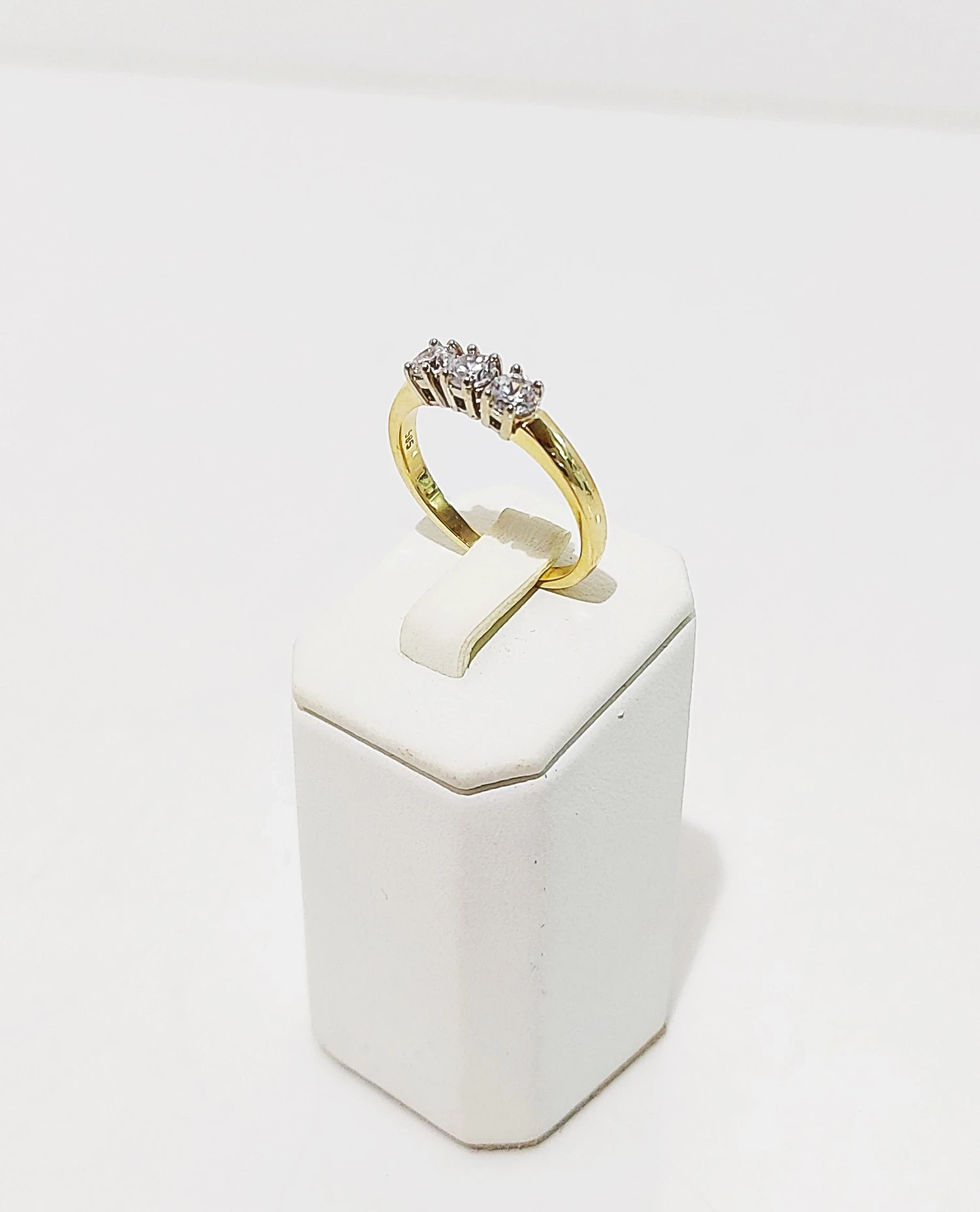 zloty-pierscionek-z-cyrkoniami-296g-585p-r15-chmielna-98-warszawa