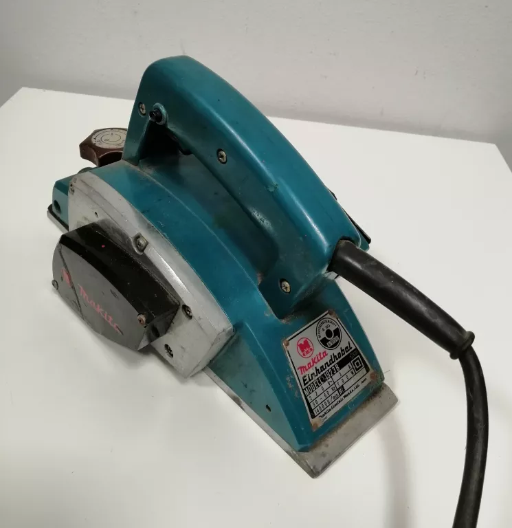 STRUG DO DREWNA MAKITA 1923B