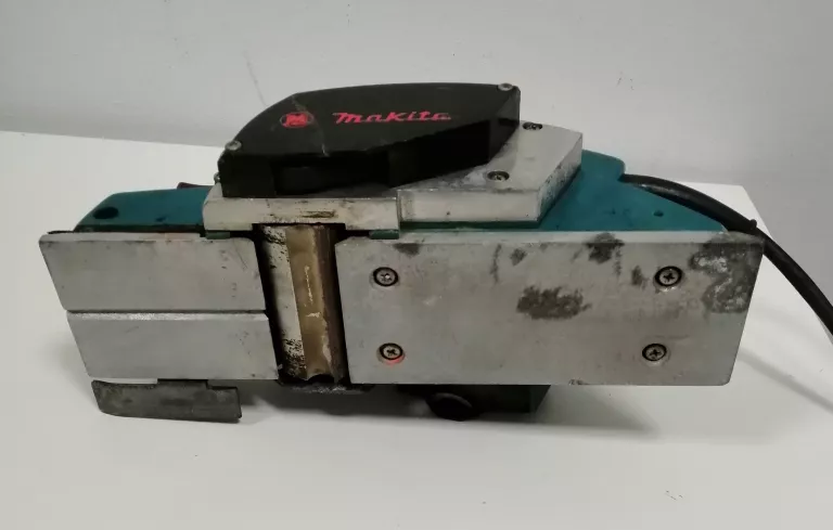 STRUG DO DREWNA MAKITA 1923B