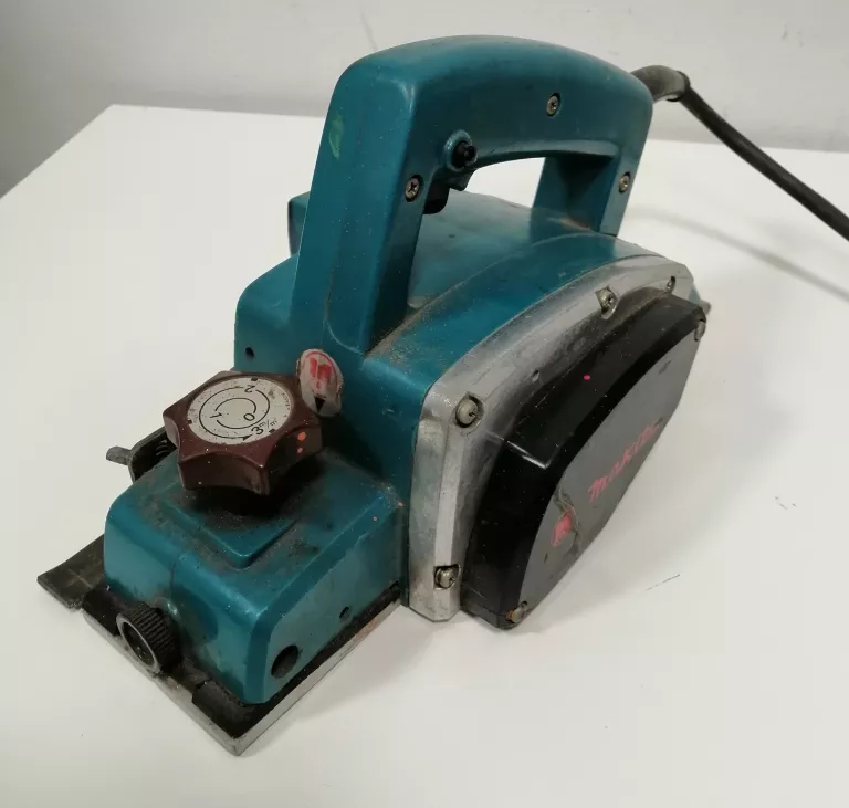 STRUG DO DREWNA MAKITA 1923B