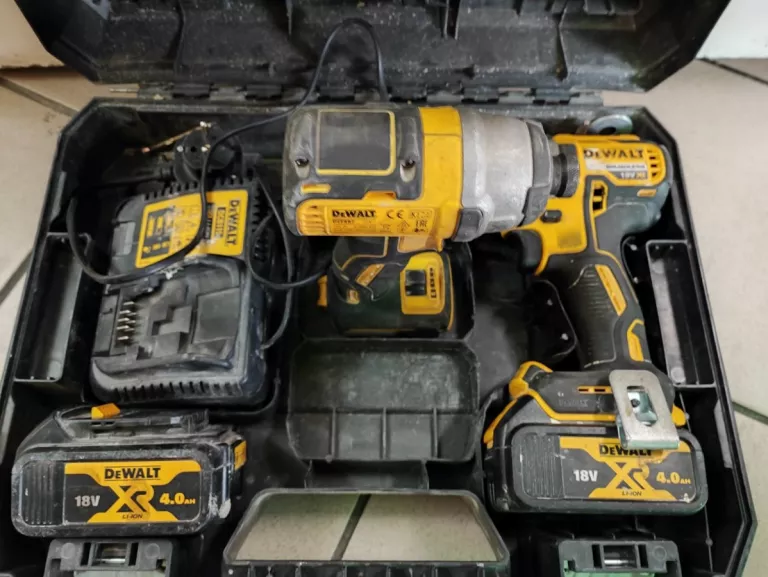 ZESTAW WKRĘTARKA DEWALT DCD791 + DEWALT DC887