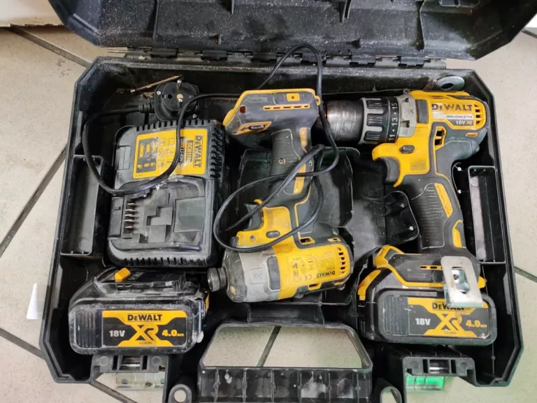 ZESTAW WKRĘTARKA DEWALT DCD791 + DEWALT DC887