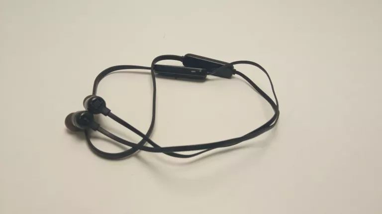 sluchawki-bt-jbl-tune-110-bt-stan-uzywany