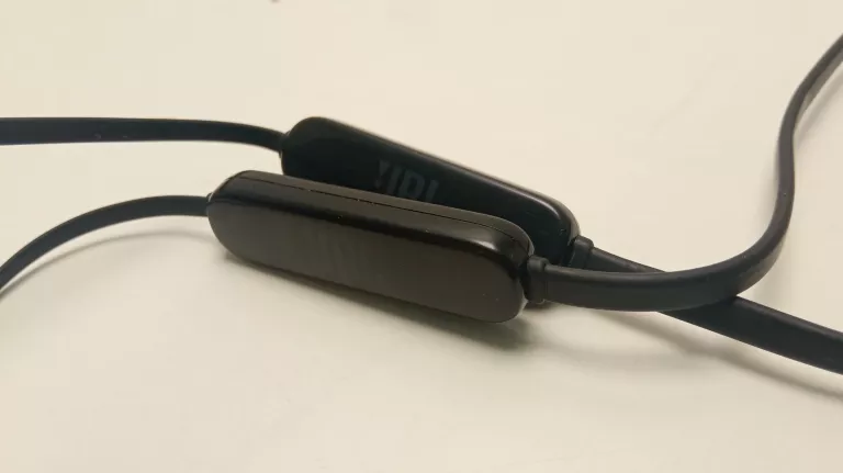 sluchawki-bt-jbl-tune-110-bt-kolor-dominujacy-czarny