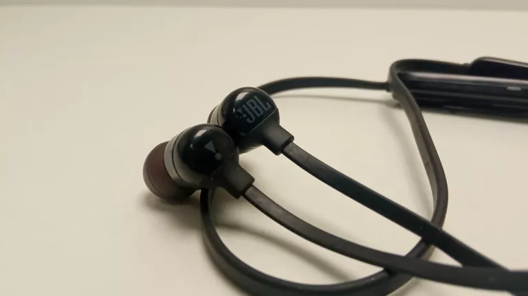 sluchawki-bt-jbl-tune-110-bt-niemodlinska-23-opole