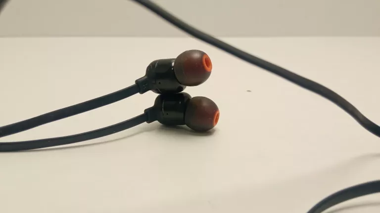 sluchawki-bt-jbl-tune-110-bt-marka-jbl