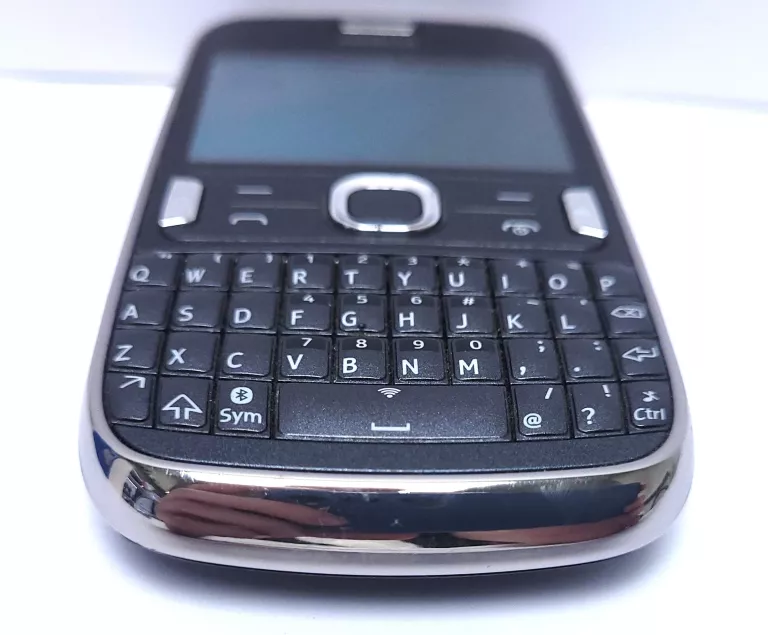telefon-nokia-asha-302-typ-telefon-komorkowy